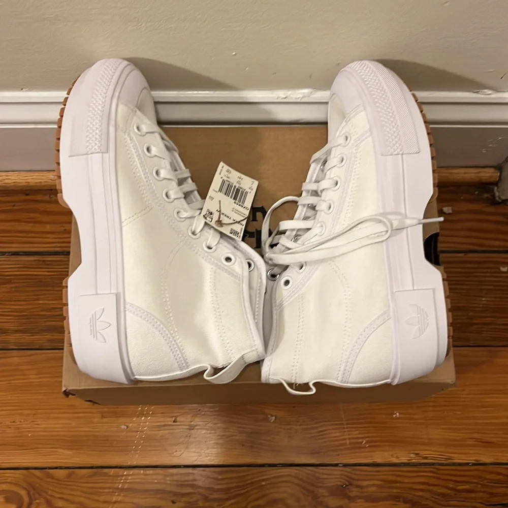 NEW Adidas Nizza Trek White Platform Sneaker Size 7 - Picture 10 of 11